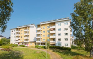 Exteriörbild på lägenhetshus i kvarteret Traktorn i Piteå.