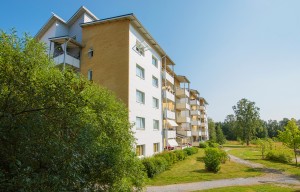 Exteriörbild på lägenhetshus i kvarteret Traktorn i Piteå.